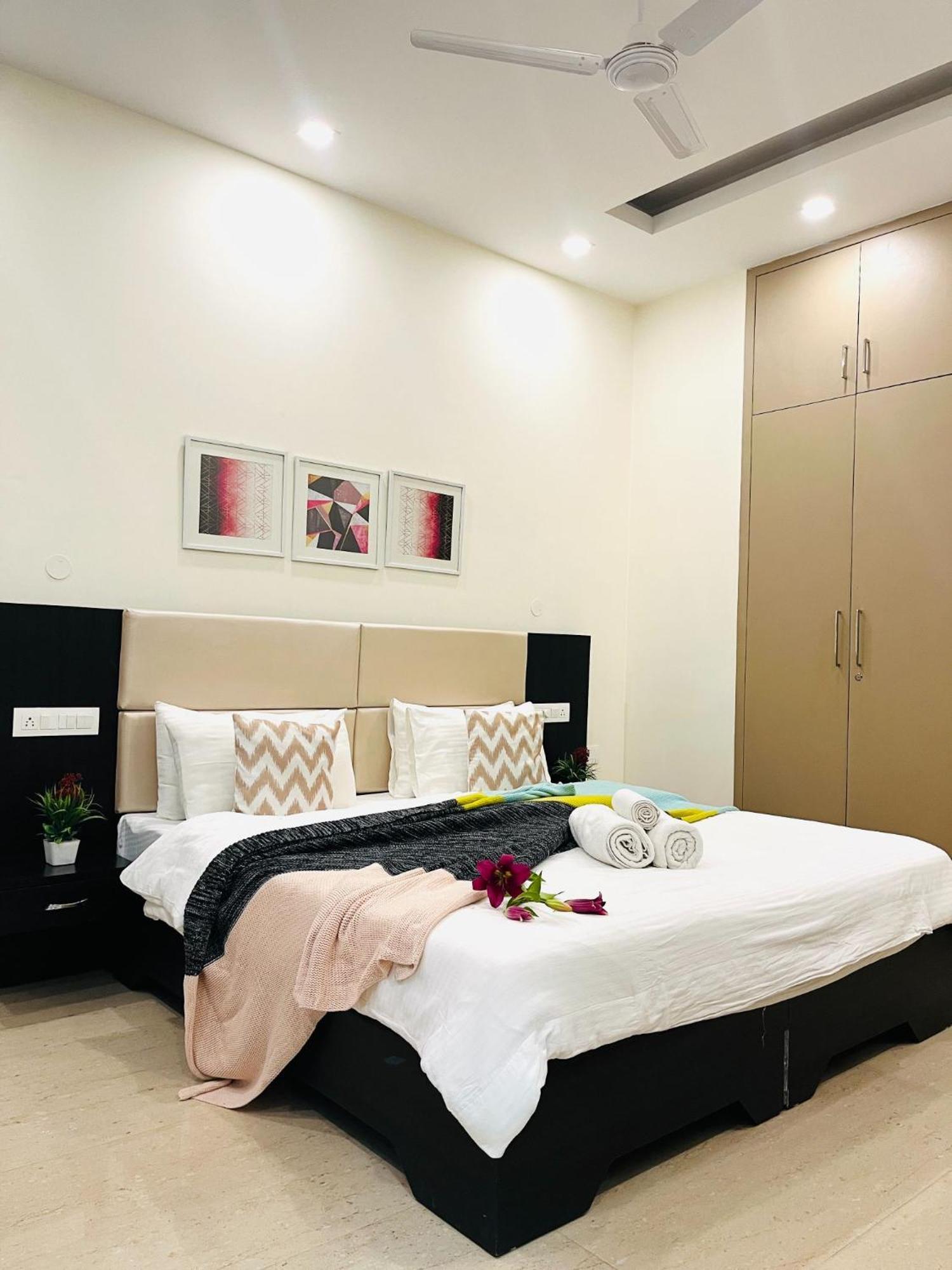 Bluo 1Bhk - Dlf Cybercity, Balcony, Lift, Parking Gurgaon Exterior foto